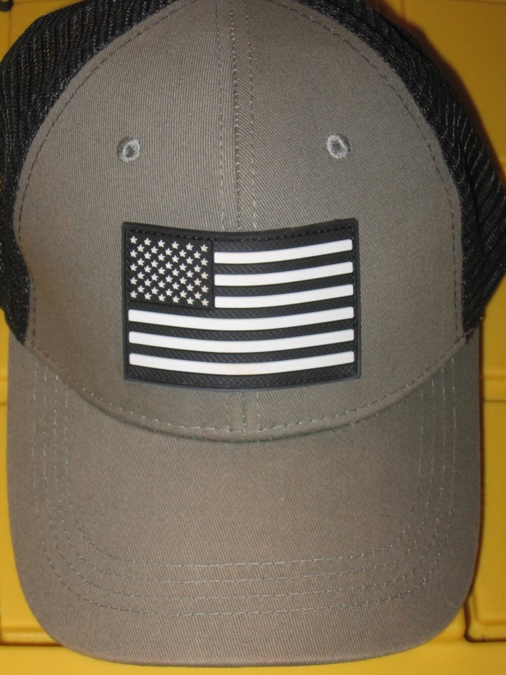 Black & Gray Mesh Ballcap w/ Black & White U.S. Flag Highland Tactical OSFM